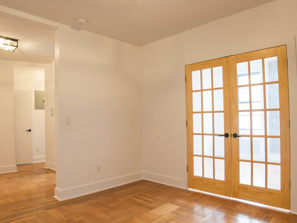 1st image of 200 E 18th St APT 1G