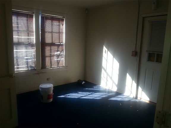3rd image of 5408 Hearne Ave