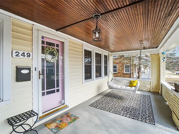 4th image of 249 Aberdeen Ave