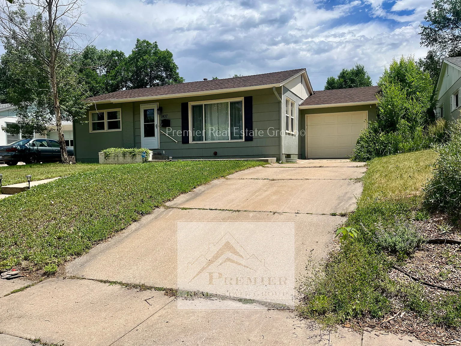4 bed, 1728 sqft, $2,035 — Photo 2