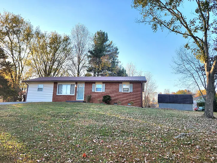 241 Lisa Ln — Photo 16