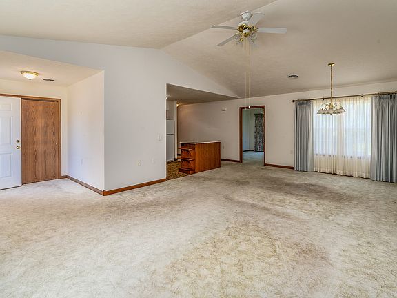 5th image of 3206 Cherokee Dr