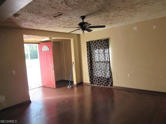 4th image of 5165 Rolling Ave