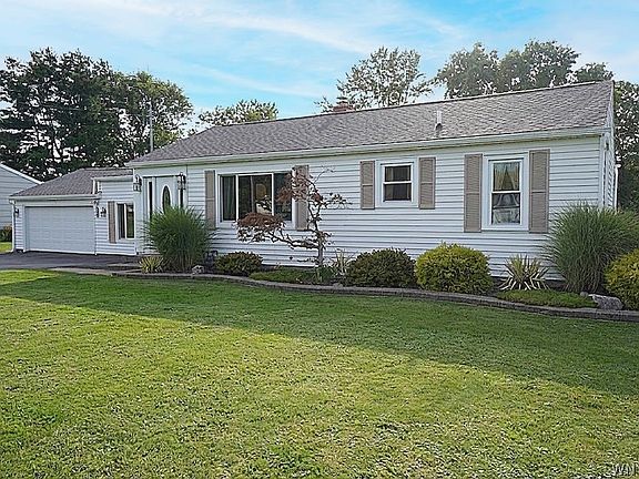 2nd image of 1180 Bowen Rd