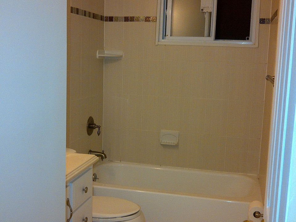 1st image of 22 Champlain St