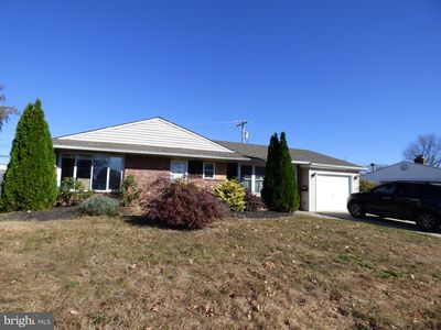 22 Favored Ln, Levittown, PA, 19055