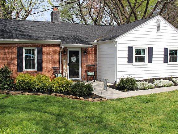 3rd image of 2907 Lowe Rd
