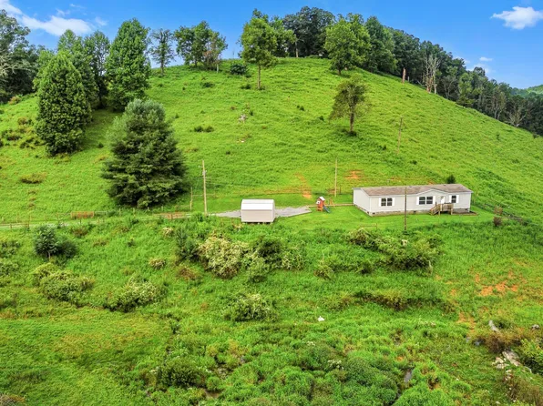 18026 Confederate Rd, Glade Spring, VA 24340