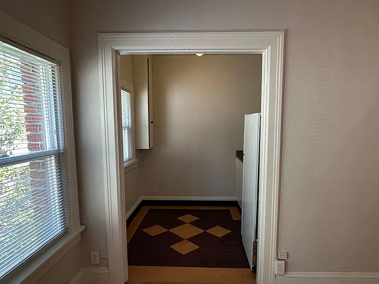 635 NE Randall Ave — Photo 5