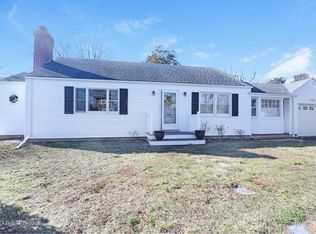 205 Newton Ave, Riverhead, NY 11901