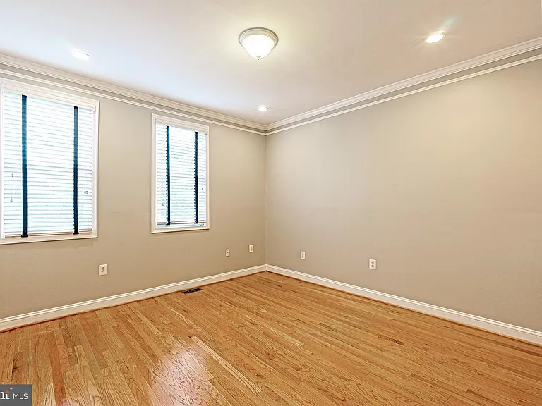 1535 Gales St NE — Photo 9