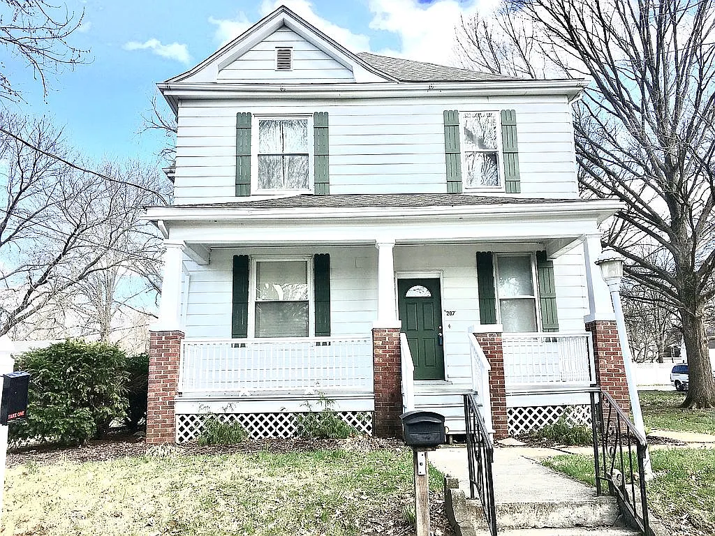 207 N Johnson St photo 1