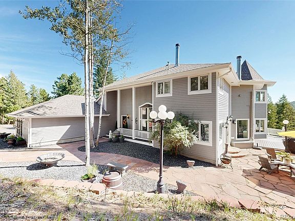 4th image of 7692 Surrey Drive