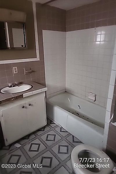 5th image of 110 BLEECKER Street