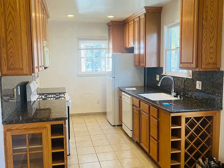 321 N Orange Grove Ave #321 — Photo 6