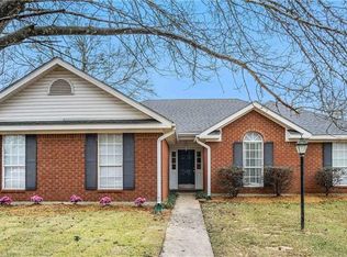 1130 Colonial Hills Dr, Mobile, AL 36695