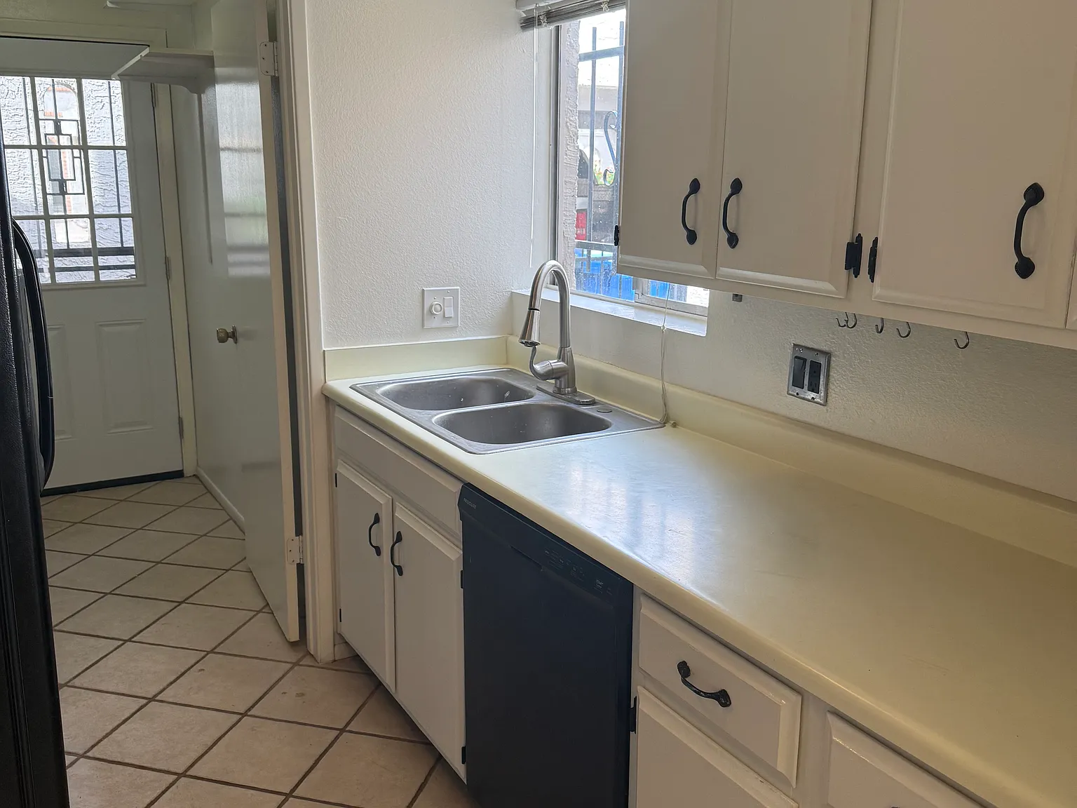 3 bed, 1194 sqft, $1,500 — Photo 4