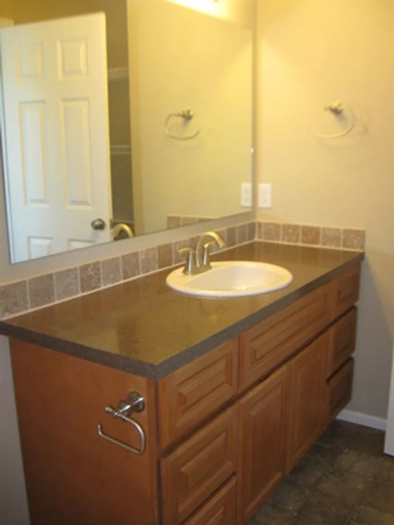 SI2153 — Photo 2