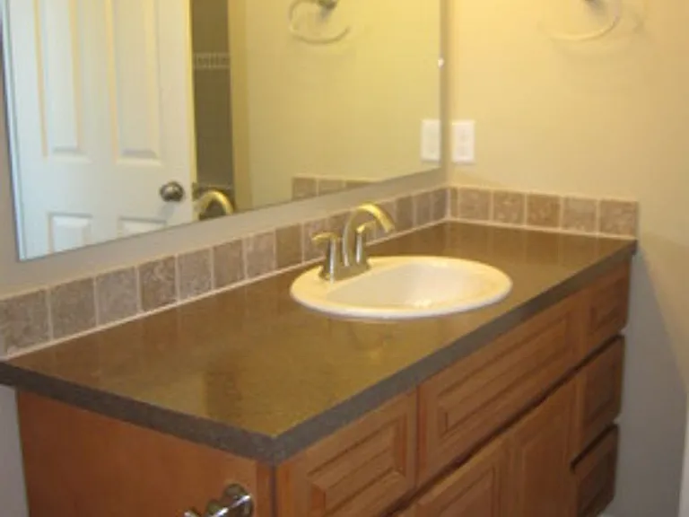 SI2153 — Photo 2