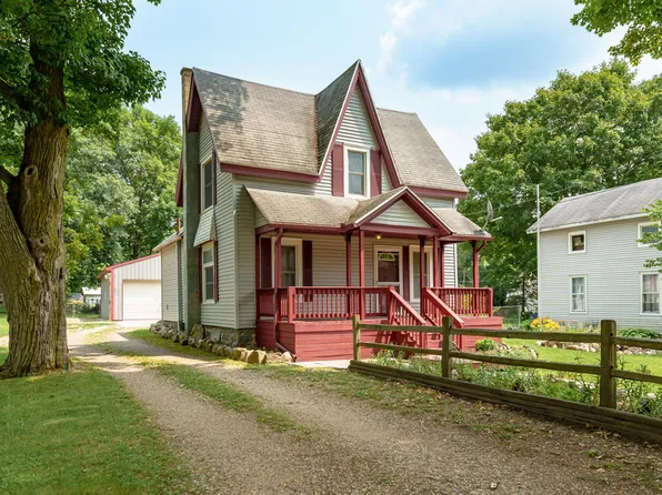 48 Burgess Dr, Galesburg, MI 49053