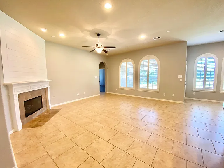 24823 Dutton Point Dr — Photo 8