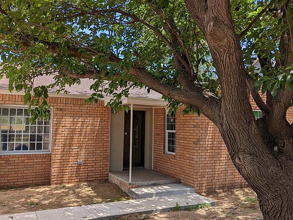 3rd image of 1809 Gidding St