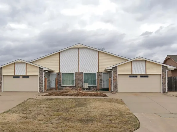 8702-8704 E Longlake Cir, Wichita, KS 67207