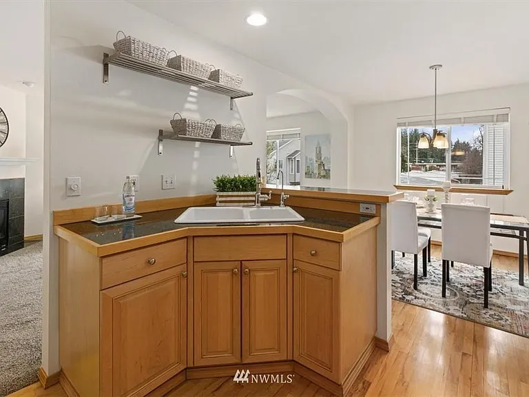 829 N 145th Ct — Photo 10