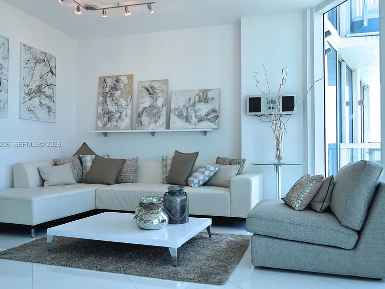 6515 Collins Ave #1505 — Photo 9
