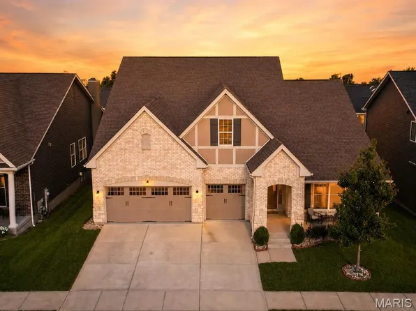 16920 Red Dragon Pl, Ballwin, MO 63011