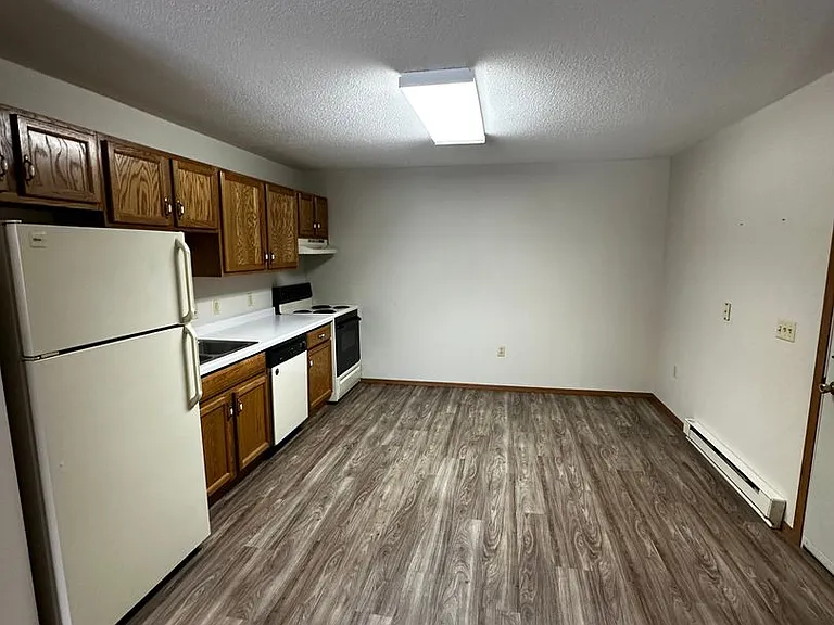 4923 Coventry Ct — Photo 2