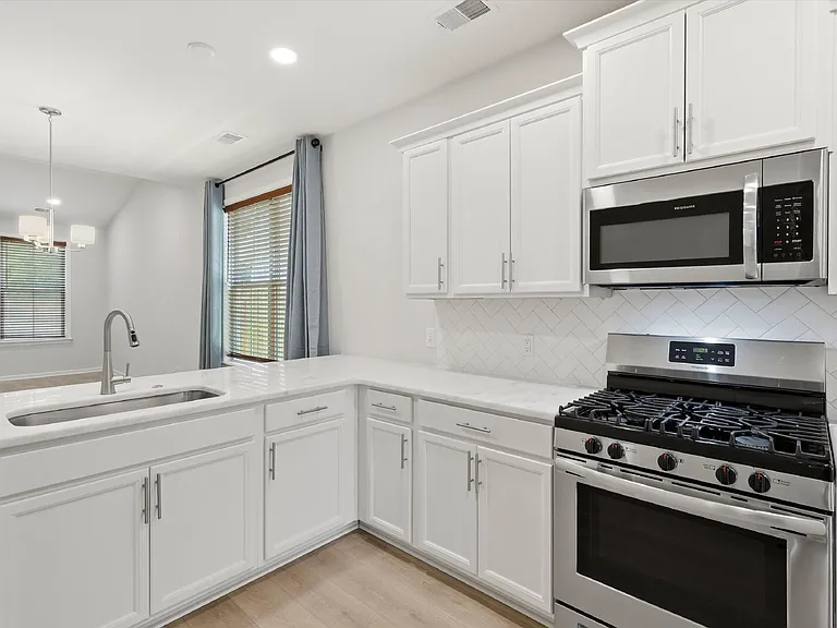 8646 Windsor Hill Blvd — Photo 10