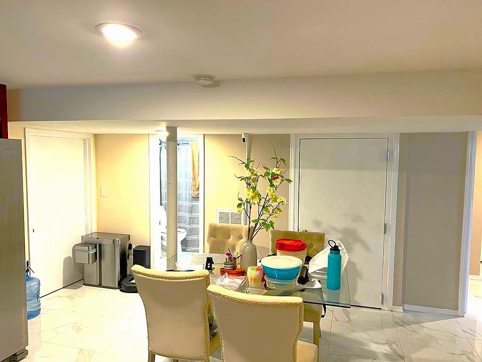 1st image of 11832 203rd St #2