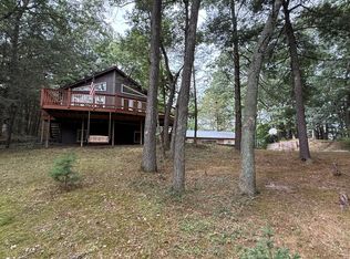 5700 W Lakeshore Ct, Pentwater, MI 49449