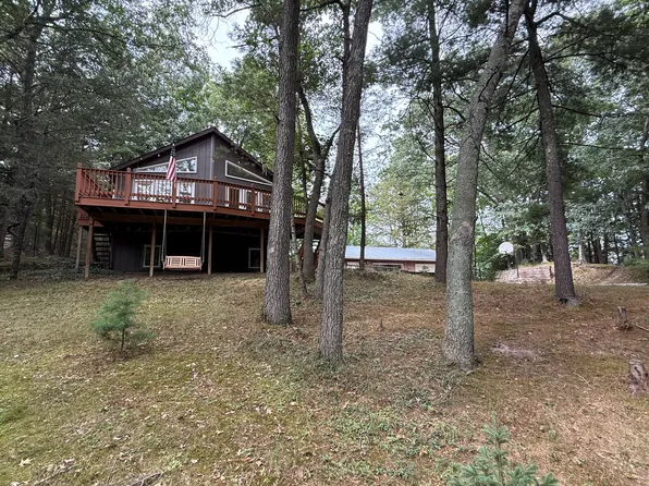 5700 W Lakeshore Ct, Pentwater, MI 49449
