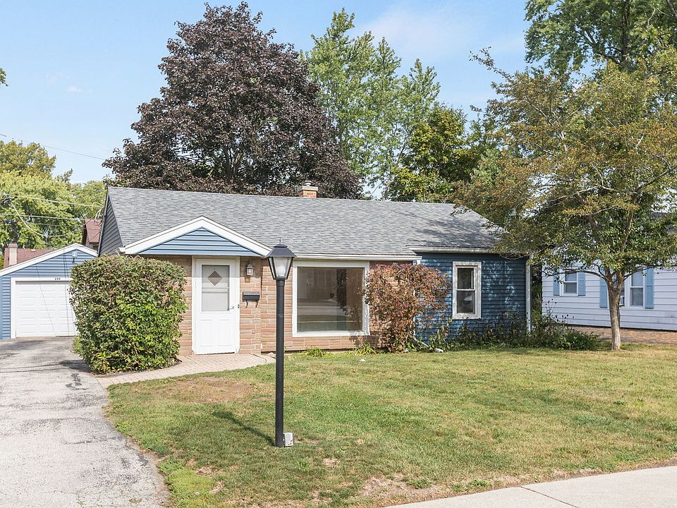 1st image of 228 Woodlawn Dr