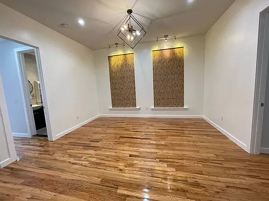 Rented by Greenrock Management | media 30