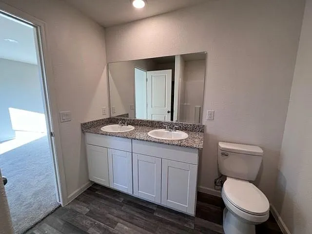 2415 Village Dr — Photo 36