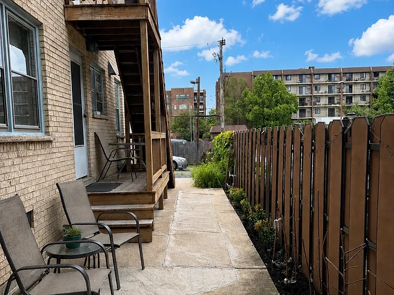 4931 Saratoga Ave — Photo 2