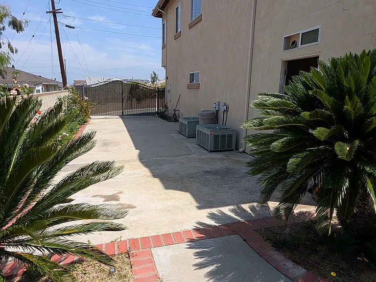 769 Russell Ave — Photo 16