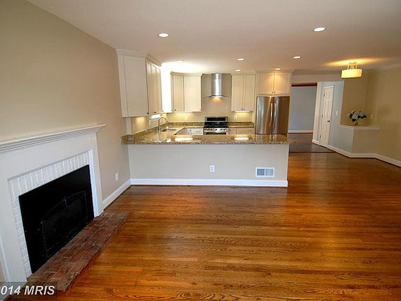 4th image of 868 N Longfellow St