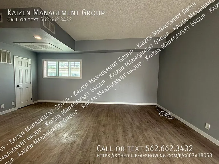 10207 Crenshaw Blvd #4 — Photo 4