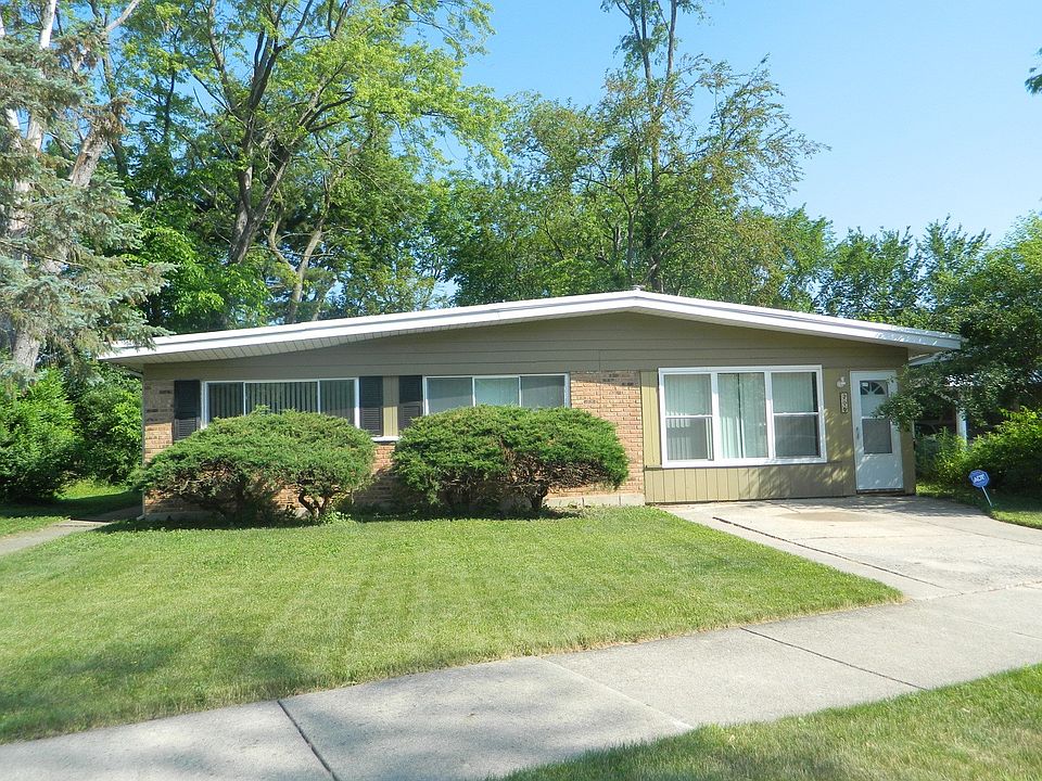 1st image of 306 Somonauk St