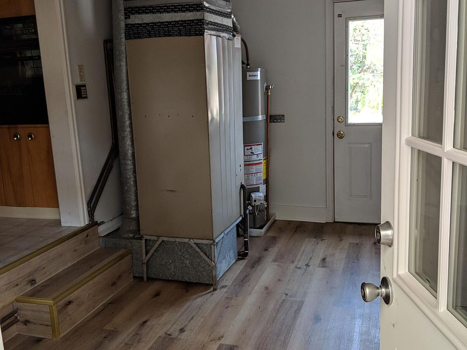 2nd image of 312 SW Madison St