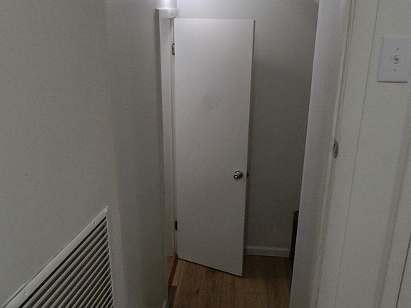 4th image of 1975 Dunbar Dr APT A