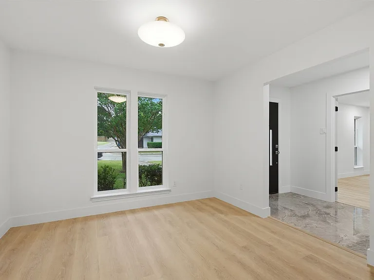 7515 Meadow Oaks Dr — Photo 3