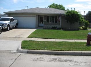 31020 Hartwick Dr, Warren, MI 48088