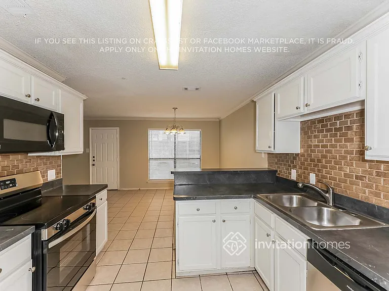 1456 Thistlewood Ln — Photo 8