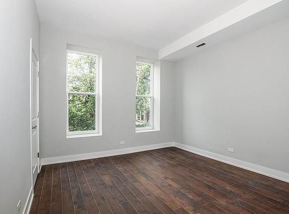 5th image of 1743 W Erie St APT 1