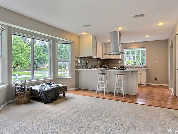 5th image of 11016 200th Street Ct E